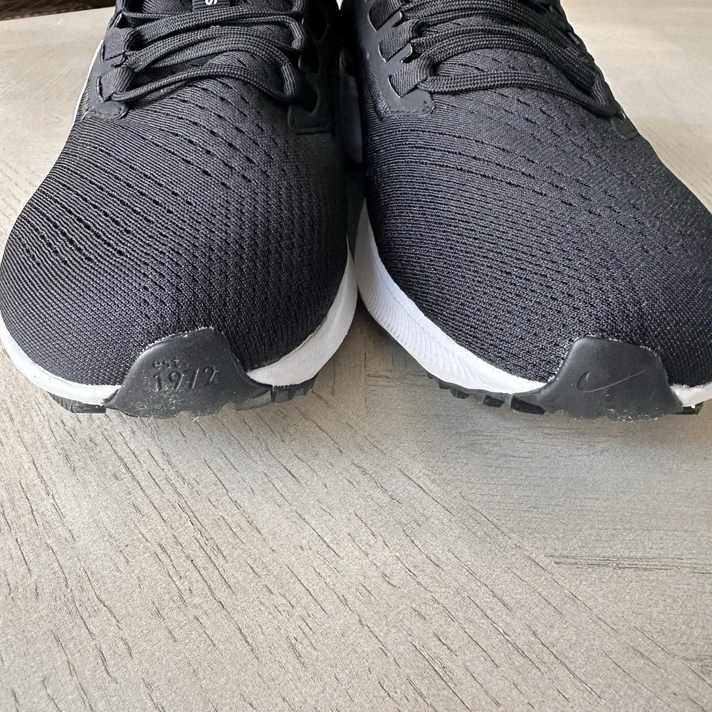 Nike Air Zoom Pegasus 38 Black White Men 10 Running Shoes Sneakers